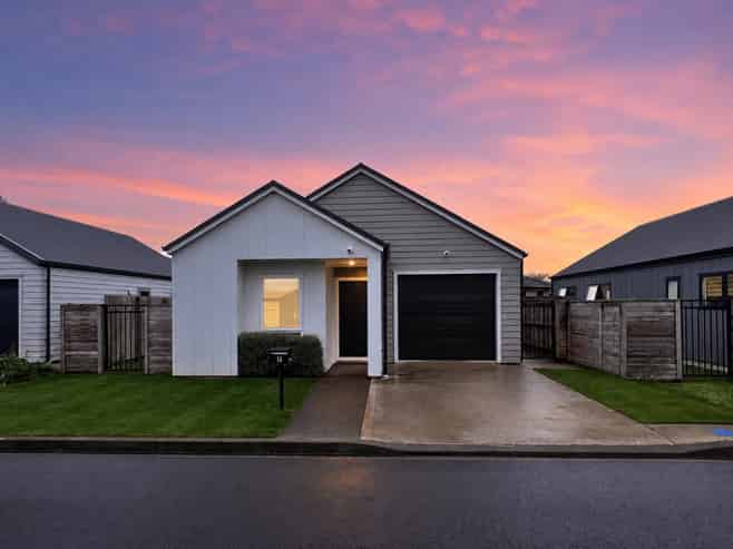 16 Koru Loop, Paraparaumu