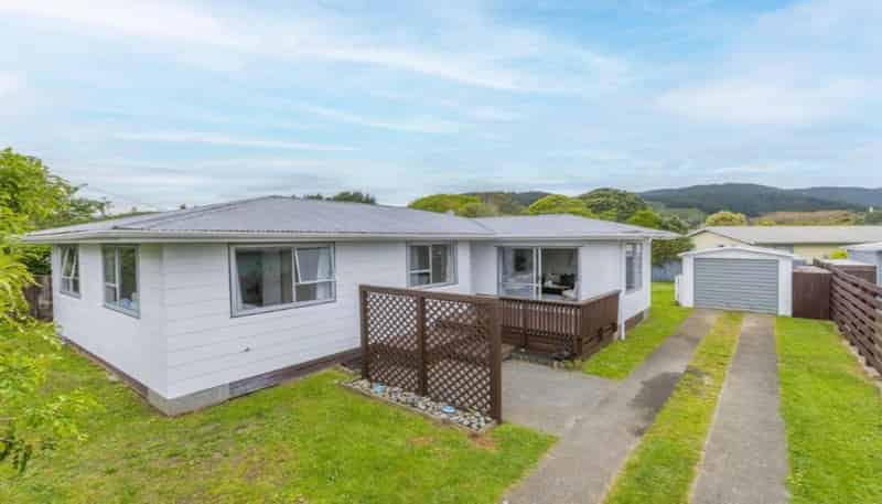 37 Parakai Street, Paraparaumu