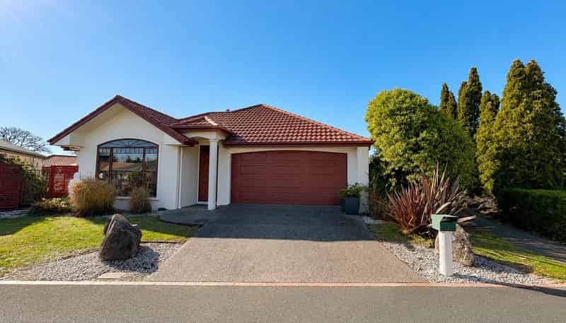 17 Magnolia Place, Richmond