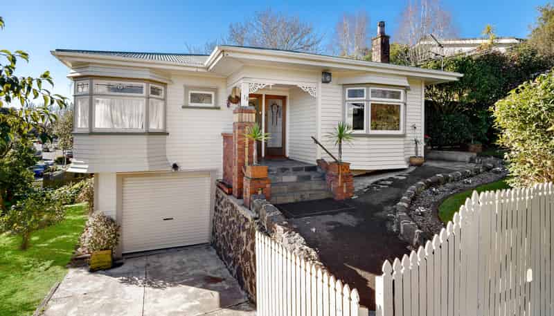 18 Alberton Avenue, Mount Albert