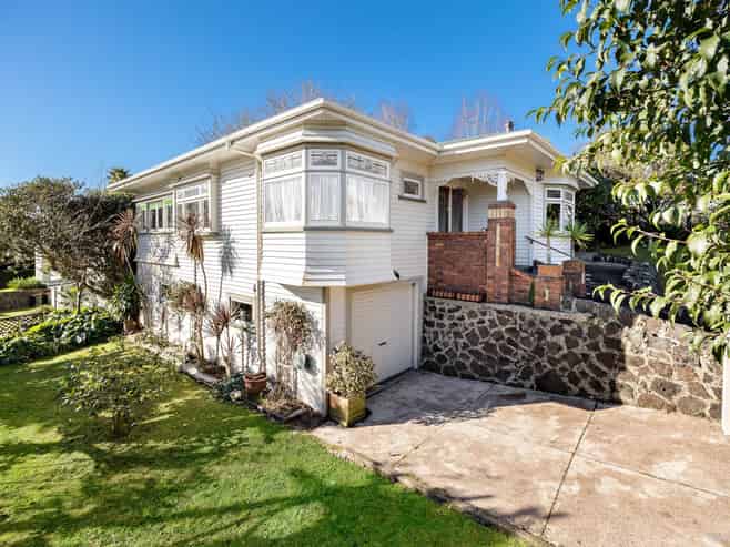 18 Alberton Avenue, Mount Albert