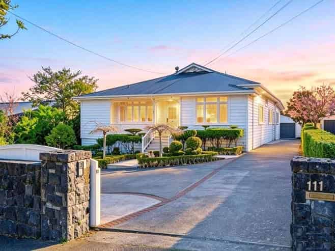 111  St Andrews Road, Epsom