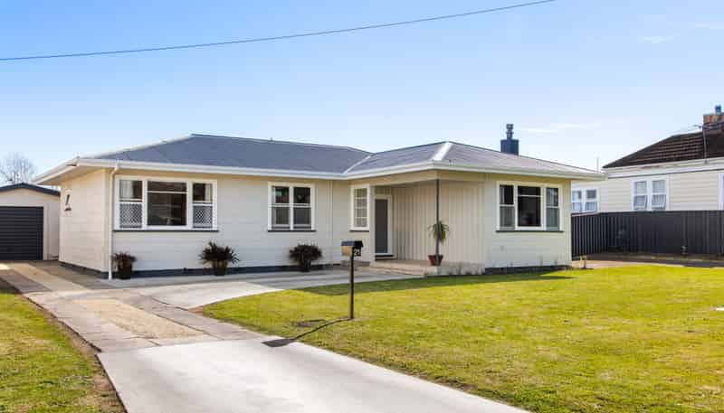 21 Queens Road, Elgin