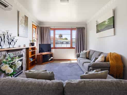 21 Queens Road, Elgin