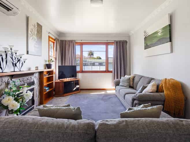 21 Queens Road, Elgin