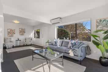 15B Galloway Crescent, Farm Cove