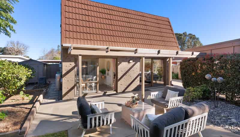 15B Galloway Crescent, Farm Cove