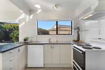 15B Galloway Crescent, Farm Cove