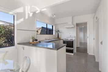 15B Galloway Crescent, Farm Cove