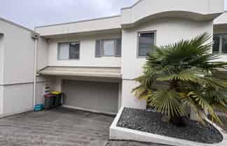 9/11a Ruakiwi Road, Hamilton Lake