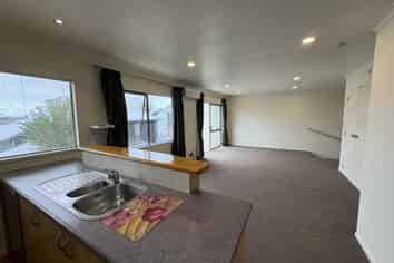 9/11a Ruakiwi Road, Hamilton Lake
