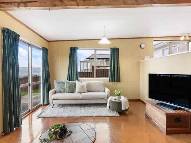 48 Somes Crescent, Newlands