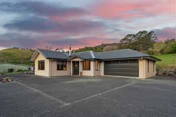 128 and 12 Ross Road, Hira