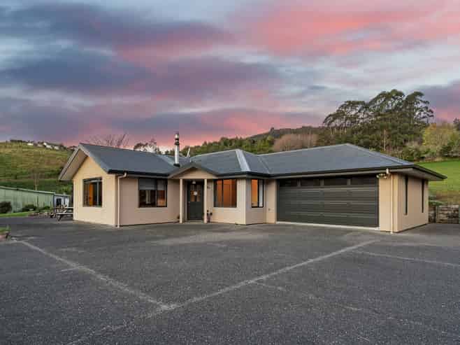 128 and 12 Ross Road, Hira