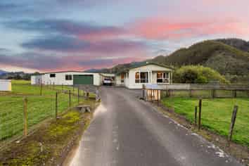 128 and 12 Ross Road, Hira