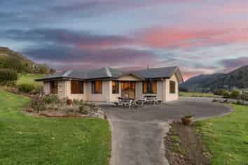 128 and 12 Ross Road, Hira