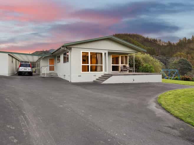 128 and 12 Ross Road, Hira
