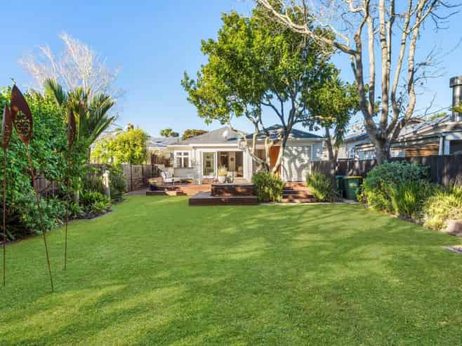 2A Tenterden Avenue, Mount Eden