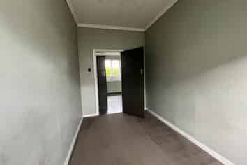 14 Coronation Street, Strathern