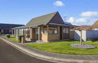 9/9 Fuller Close, Levin