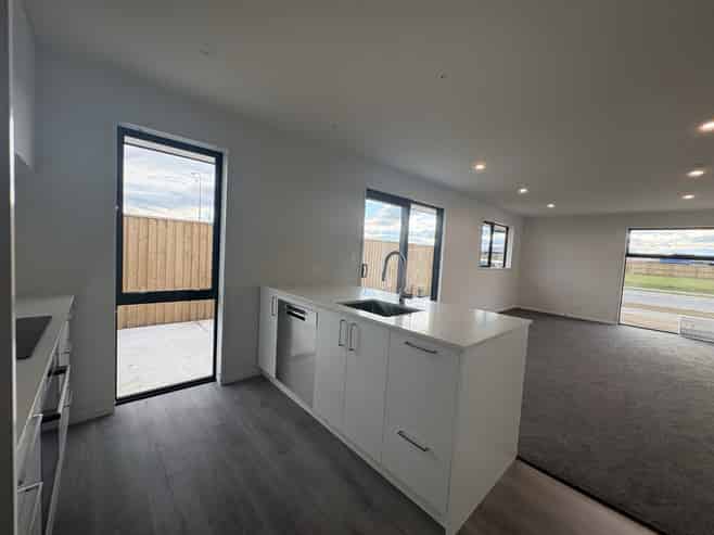 43 Falcons View Road, Rolleston