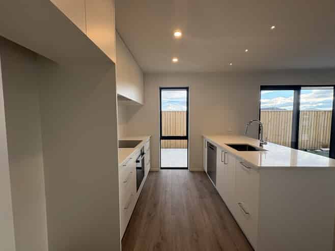 43 Falcons View Road, Rolleston