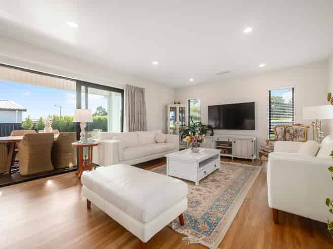 1 Siren Street, Milldale