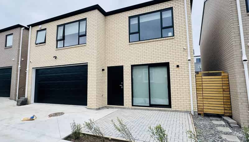 2/14 Richardson Road, Mount Albert