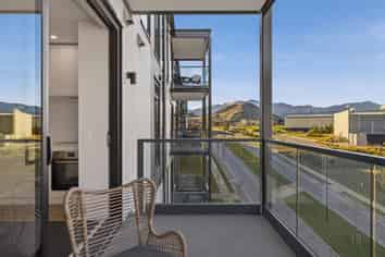 303/34 Red Oaks Drive, Frankton