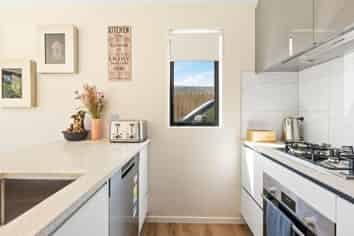 13D Bel Air Drive, Hillsborough