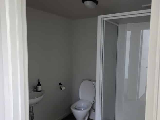 Business Unit for Lease - Prime Location