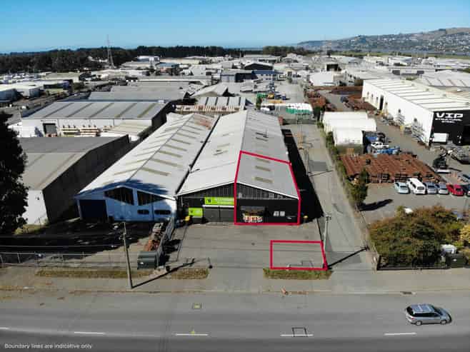 Entry-level warehouse, office and showroom