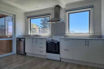 1/157 Molesworth Street, Strandon