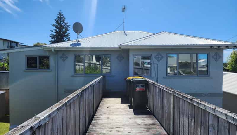 1/157 Molesworth Street, Strandon