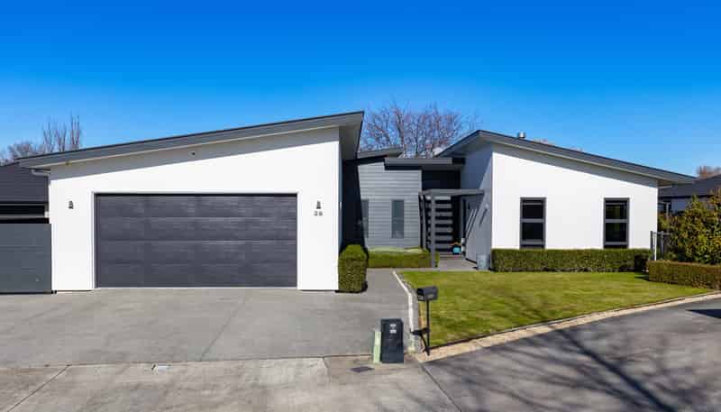 28 Windsor Close, Springlands