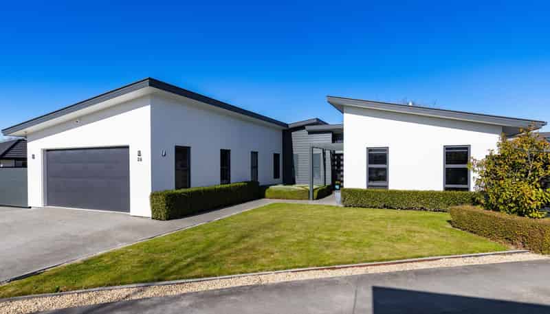 28 Windsor Close, Springlands