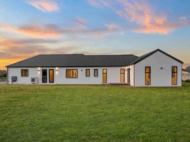 25 Awatiro Drive, Kaukapakapa