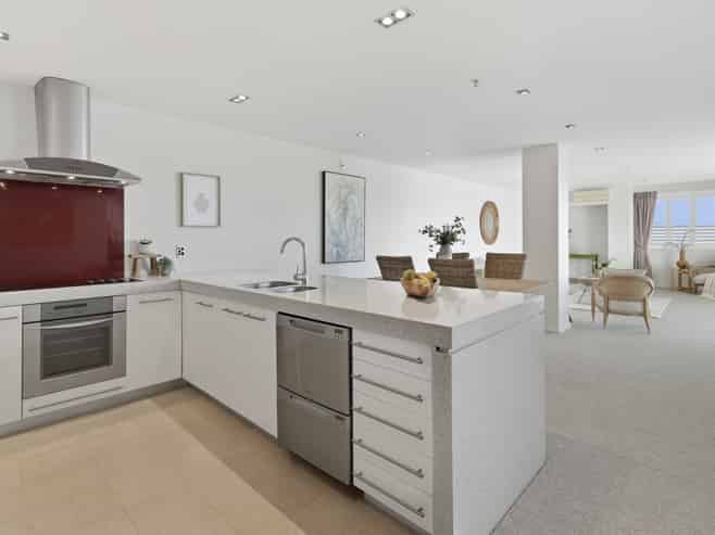 902/72 Devonport Road, Tauranga