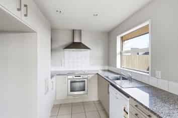 1/286 Pages Road, Wainoni