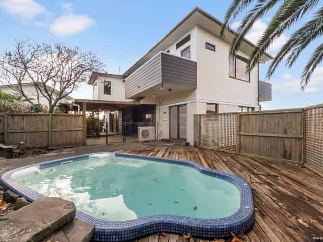 1 Thornhill Place, Glendowie
