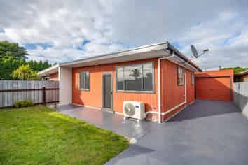 2/406 Omahu Road, Frimley