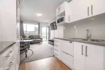 2/406 Omahu Road, Frimley