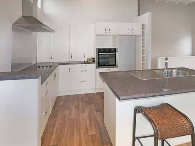 B/1 Brora Crescent, Paremata