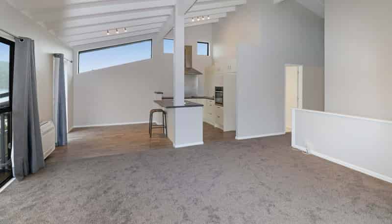 B/1 Brora Crescent, Paremata