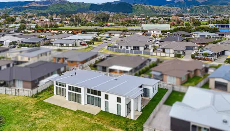 12 Bridford Way, Paraparaumu