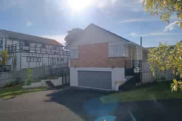 3/166 Bradbury Road, Botany Downs