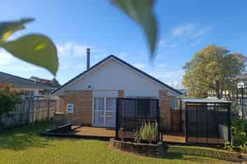 3/166 Bradbury Road, Botany Downs