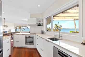 108 Beach Road, Onerahi