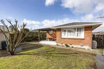 90 Frensham Crescent, Woolston