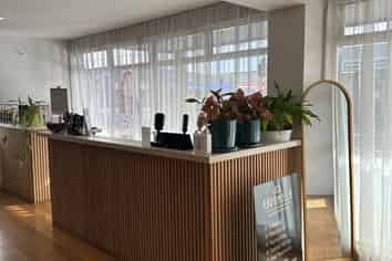Salon, Retail or Service Space Available